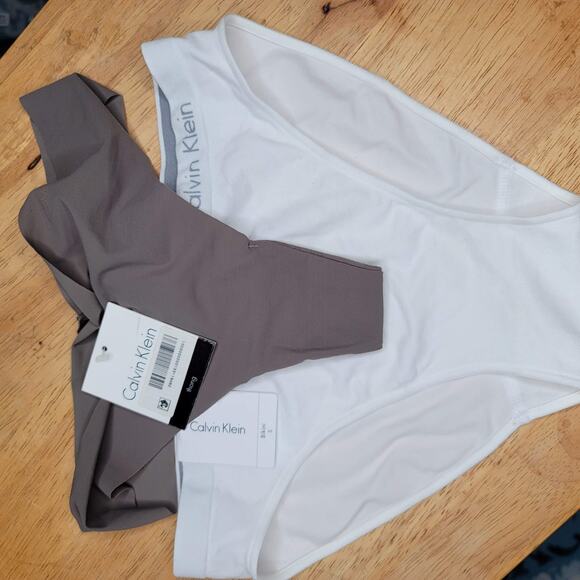 Calvin Klein 2 Pk Invisibles French Roast White NEW Thong Underwear Panty Small - Picture 2 of 5